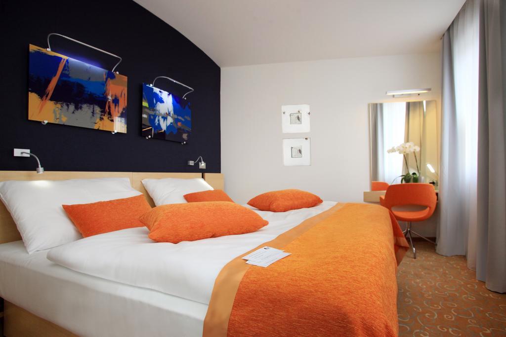 Orea Hotel Atrium Otrokovice Chambre photo