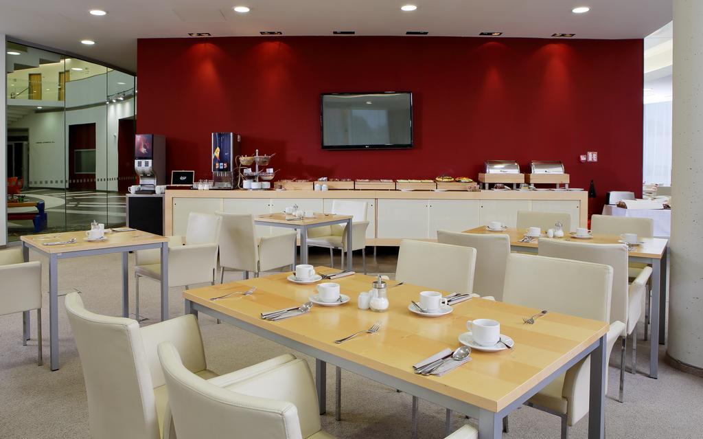 Orea Hotel Atrium Otrokovice Extérieur photo