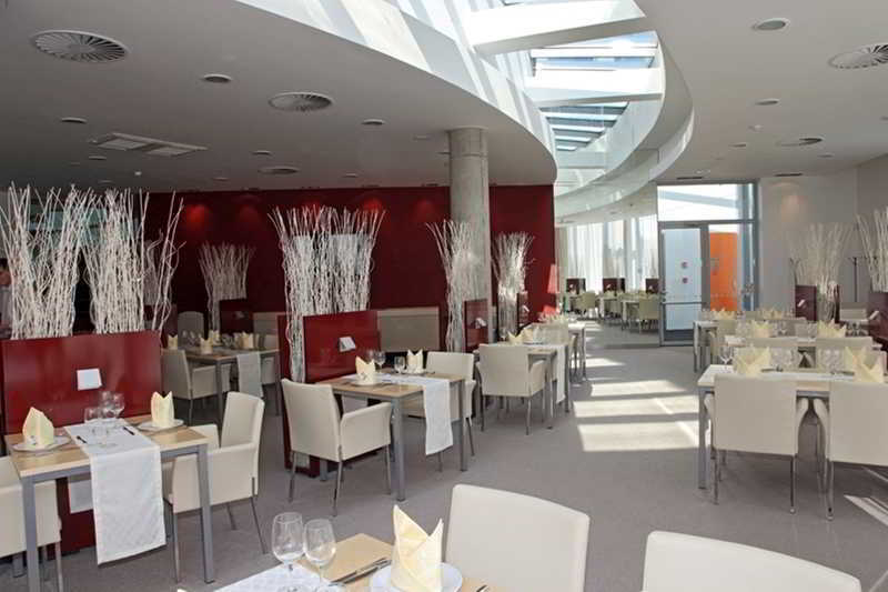Orea Hotel Atrium Otrokovice Extérieur photo
