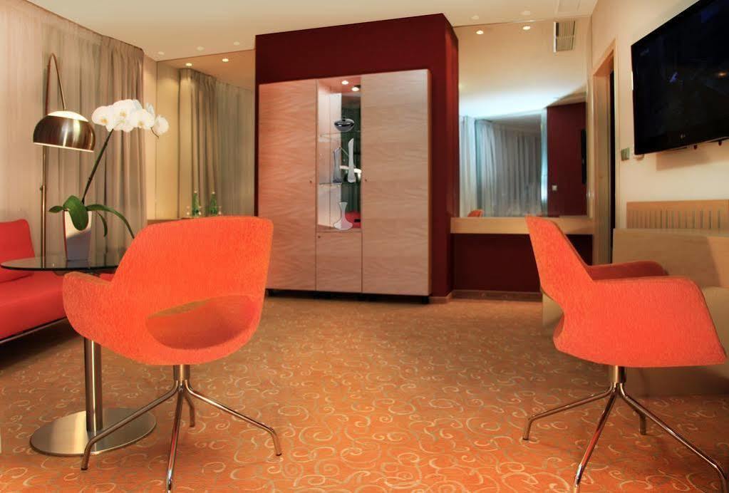 Orea Hotel Atrium Otrokovice Extérieur photo