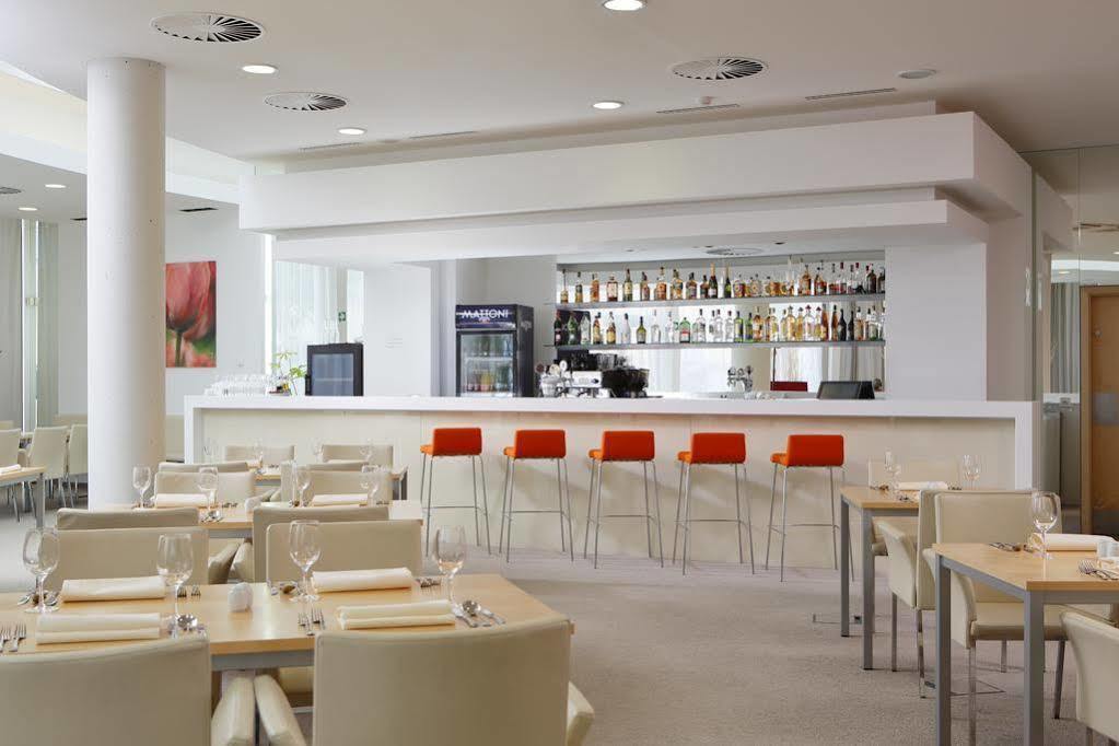 Orea Hotel Atrium Otrokovice Extérieur photo