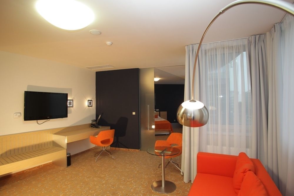 Orea Hotel Atrium Otrokovice Extérieur photo