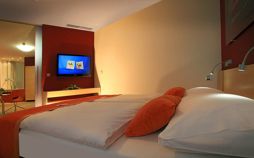 Orea Hotel Atrium Otrokovice Extérieur photo